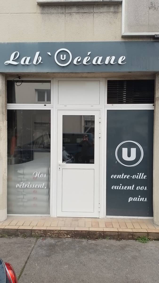 Porte sur mesure pour un commerce au Havre